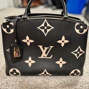 Louis Vuitton Grand Palais - Brand New
